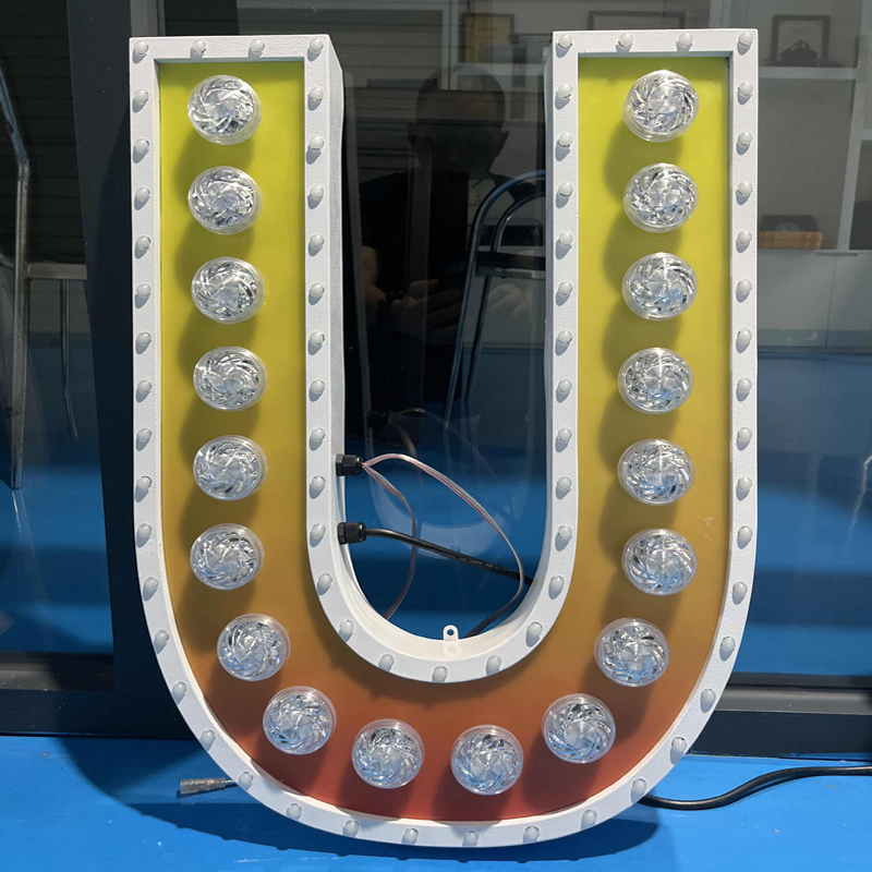 为何游乐场合常用金属LED发光字标识装饰？？？？？？？